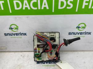 Gebruikte Zekeringkast Renault Scénic III (JZ) 1.2 16V TCe 115 Energy Prijs € 115,00 Margeregeling aangeboden door Snuverink Autodemontage