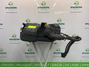 Gebruikte Adblue tank Opel Vivaro 1.6 CDTI 95 Euro 6 Prijs € 356,93 Inclusief btw aangeboden door Snuverink Autodemontage