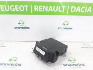 Gebruikte Head-up display Peugeot Expert (V1/VA/VB/VE/VF/VT/VY) e-Expert Prijs € 302,50 Inclusief btw aangeboden door Snuverink Autodemontage