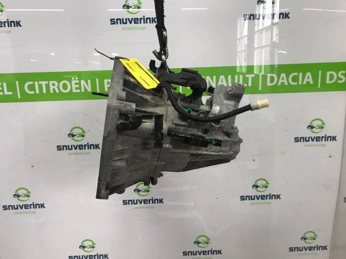 Gebruikte Versnellingsbak Renault Scénic III (JZ) 1.2 16V TCe 115 Energy Prijs € 424,98 Margeregeling aangeboden door Snuverink Autodemontage