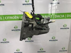 Gebruikte Versnellingsbak Renault Scénic III (JZ) 1.2 16V TCe 115 Energy Prijs € 424,98 Margeregeling aangeboden door Snuverink Autodemontage