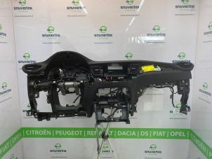 Gebruikte Dashboard Opel Crossland (X) 1.2 Turbo 12V Euro 6 Prijs € 1.028,50 Inclusief btw aangeboden door Snuverink Autodemontage