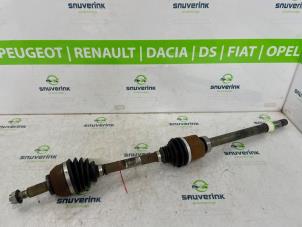 Gebruikte Steekas rechts-voor Renault Trafic (1FL/2FL/3FL/4FL) 2.0 dCi 16V 170 Prijs € 242,00 Inclusief btw aangeboden door Snuverink Autodemontage