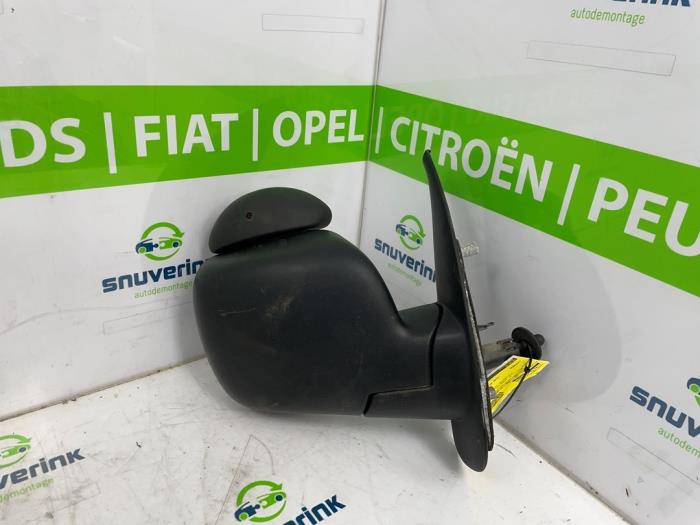 Gebruikte Spiegel Buiten rechts Renault Kangoo Express (FW) 1.5 dCi 110 Prijs € 35,00 Margeregeling aangeboden door Snuverink Autodemontage