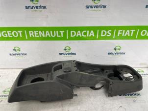 Gebruikte Middenconsoles Renault Kangoo Express (FW) 1.5 dCi 110 Prijs € 70,00 Margeregeling aangeboden door Snuverink Autodemontage