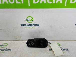 Gebruikte Schakelblok ruiten Renault Trafic (1FL/2FL/3FL/4FL) 2.0 dCi 16V 130 Prijs € 36,30 Inclusief btw aangeboden door Snuverink Autodemontage