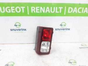 Gebruikte Mistachterlicht Renault Trafic (1FL/2FL/3FL/4FL) 2.0 dCi 16V 170 Prijs € 54,45 Inclusief btw aangeboden door Snuverink Autodemontage