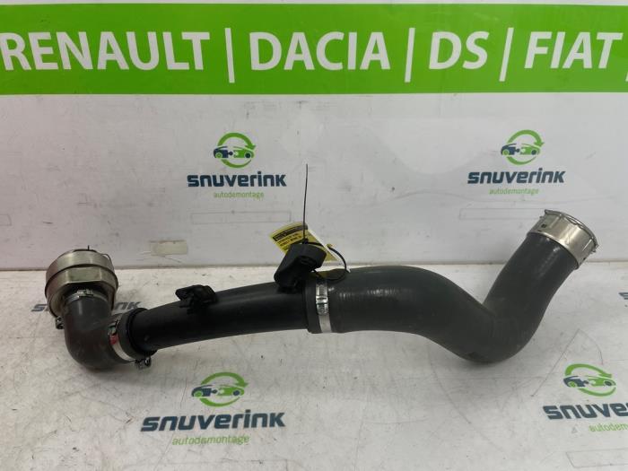 Intercooler Slang van een Renault Arkana (RJLL) 1.3 Mild Hybrid 160 16V 2022
