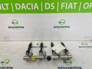 Gebruikte Injector (benzine injectie) Renault Captur II (RJB) 1.3 Mild Hybrid 160 16V Prijs € 199,98 Margeregeling aangeboden door Snuverink Autodemontage