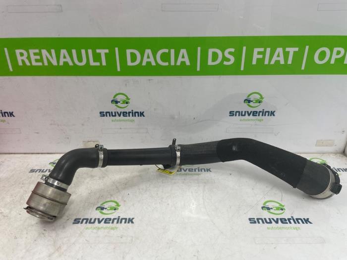 Gebruikte Intercooler Slang Renault Kangoo (RK..) 1.3 TCE 130 16V Prijs € 95,00 Margeregeling aangeboden door Snuverink Autodemontage
