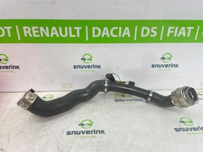 Gebruikte Intercooler Slang Renault Express 1.3 TCE 100 16V Prijs € 95,00 Margeregeling aangeboden door Snuverink Autodemontage