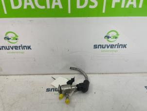 Gebruikte Adblue injector Renault Trafic (1FL/2FL/3FL/4FL) 2.0 dCi 16V 130 Prijs € 169,40 Inclusief btw aangeboden door Snuverink Autodemontage