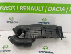 Gebruikte Luchtfilterhuis Opel Astra L (F3/FB/FM/FP) 1.6 Plug-in Hybrid Turbo 16V Prijs € 45,00 Margeregeling aangeboden door Snuverink Autodemontage