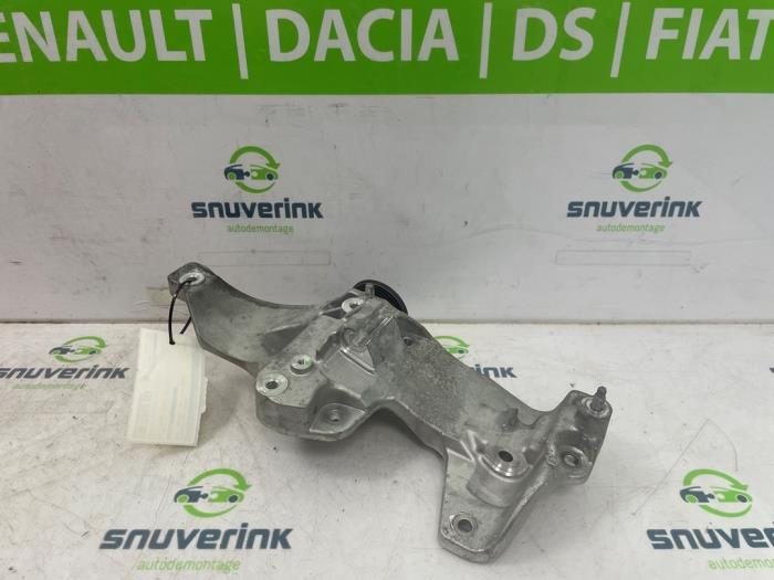 Gebruikte Dynamosteun boven Opel Astra L (F3/FB/FM/FP) 1.6 Plug-in Hybrid Turbo 16V Prijs € 39,98 Margeregeling aangeboden door Snuverink Autodemontage
