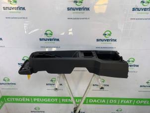 Gebruikte Middenconsoles Dacia Spring 65 Prijs € 90,75 Inclusief btw aangeboden door Snuverink Autodemontage