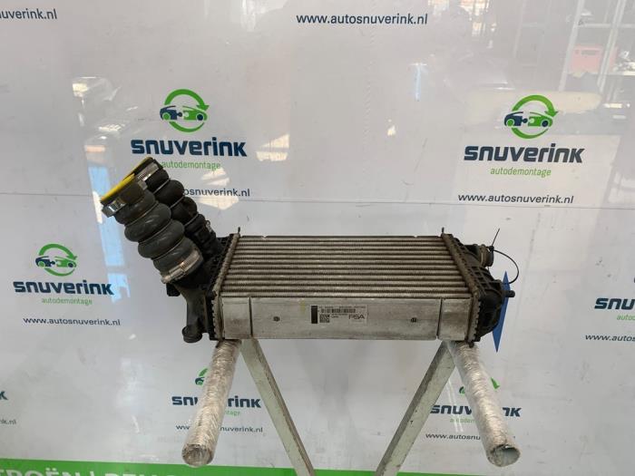 Gebruikte Intercooler Peugeot 2008 (UD/UK/UR/US/UX) 1.2 VTi 12V PureTech 130 Prijs € 72,60 Inclusief btw aangeboden door Snuverink Autodemontage
