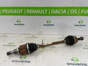 Gebruikte Aandrijfas links-voor Dacia Sandero III 1.0 TCe 90 12V Prijs € 223,85 Inclusief btw aangeboden door Snuverink Autodemontage