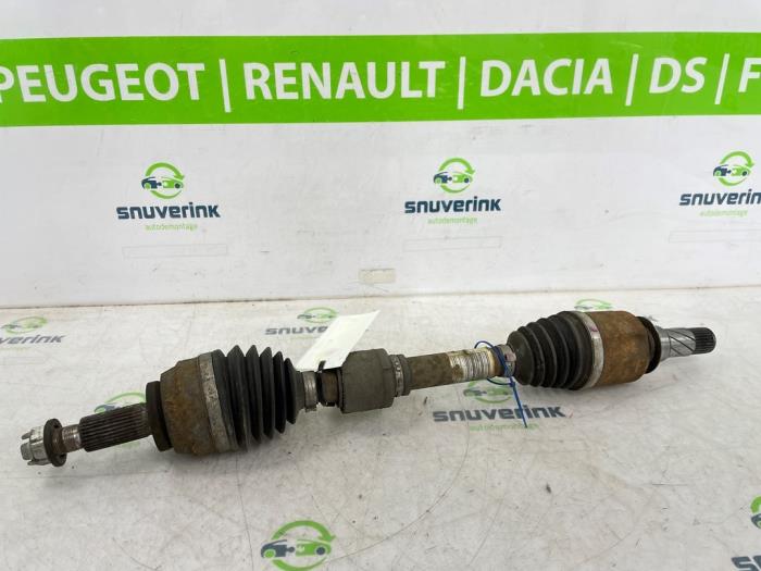 Gebruikte Aandrijfas links-voor Renault Megane IV (RFBB) 1.6 GT Energy TCe 205 EDC Prijs € 100,00 Margeregeling aangeboden door Snuverink Autodemontage