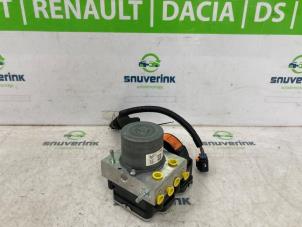 Gebruikte ABS Pomp Peugeot 208 II (UB/UH/UP) e-208 50 kWh Prijs € 240,00 Margeregeling aangeboden door Snuverink Autodemontage