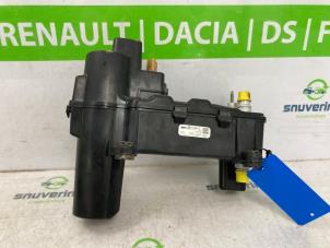 Gebruikte Airco Condensor Peugeot 208 II (UB/UH/UP) e-208 50 kWh Prijs € 140,00 Margeregeling aangeboden door Snuverink Autodemontage