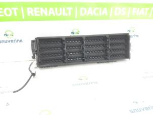 Gebruikte Luchtgeleider Renault Clio IV Estate/Grandtour (7R) 1.5 Energy dCi 90 FAP Prijs € 200,00 Margeregeling aangeboden door Snuverink Autodemontage