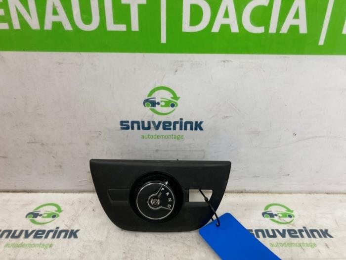 Gebruikte Versnellingspook Peugeot Expert (V1/VA/VB/VE/VF/VT/VY) 2.0 Blue HDi 120 16V Prijs € 60,48 Inclusief btw aangeboden door Snuverink Autodemontage