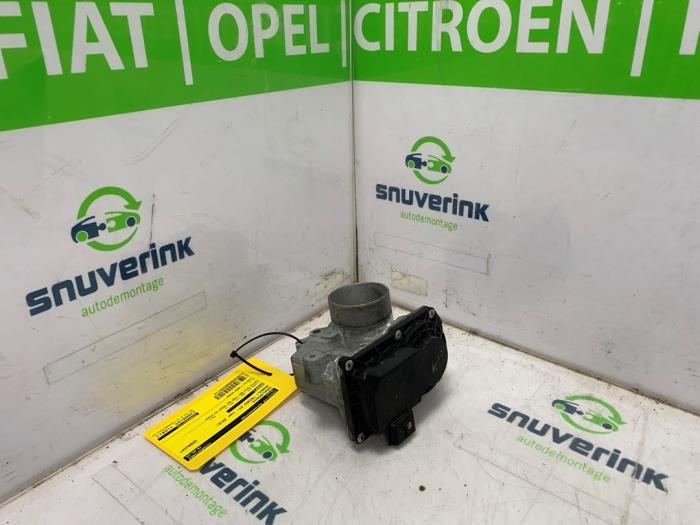Gebruikte Gasklephuis Renault Twingo II (CN) 1.2 16V Prijs € 95,00 Margeregeling aangeboden door Snuverink Autodemontage