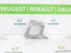 Gebruikte Dynamosteun boven Peugeot 208 II (UB/UH/UP) e-208 50 kWh Prijs € 42,35 Inclusief btw aangeboden door Snuverink Autodemontage