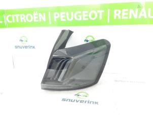 Gebruikte Achterlicht rechts Peugeot 3008 II (M4/MC/MJ/MR) 1.2 12V e-THP PureTech 130 Prijs € 181,50 Inclusief btw aangeboden door Snuverink Autodemontage