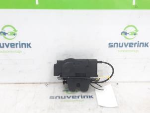 Gebruikte Achterklep Slotmechaniek Peugeot 3008 II (M4/MC/MJ/MR) 1.2 12V e-THP PureTech 130 Prijs € 48,40 Inclusief btw aangeboden door Snuverink Autodemontage