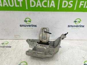 Gebruikte Motorsteun Peugeot 2008 (UD/UK/UR/US/UX) 1.2 VTi 12V PureTech 130 Prijs € 42,35 Inclusief btw aangeboden door Snuverink Autodemontage