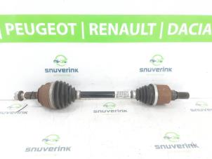 Gebruikte Aandrijfas links-voor Peugeot 408 1.6 16V HYbrid 225 Prijs € 300,00 Margeregeling aangeboden door Snuverink Autodemontage