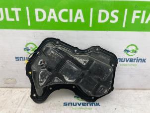 Gebruikte Carterpan Renault Kadjar (RFEH) 1.3 TCE 140 FAP 16V Prijs € 35,00 Margeregeling aangeboden door Snuverink Autodemontage