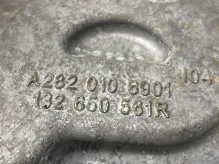 Kleppendeksel van een Renault Kadjar (RFEH) 1.3 TCE 140 FAP 16V 2020