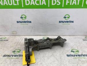 Gebruikte Kleppendeksel Renault Kadjar (RFEH) 1.3 TCE 140 FAP 16V Prijs € 100,00 Margeregeling aangeboden door Snuverink Autodemontage