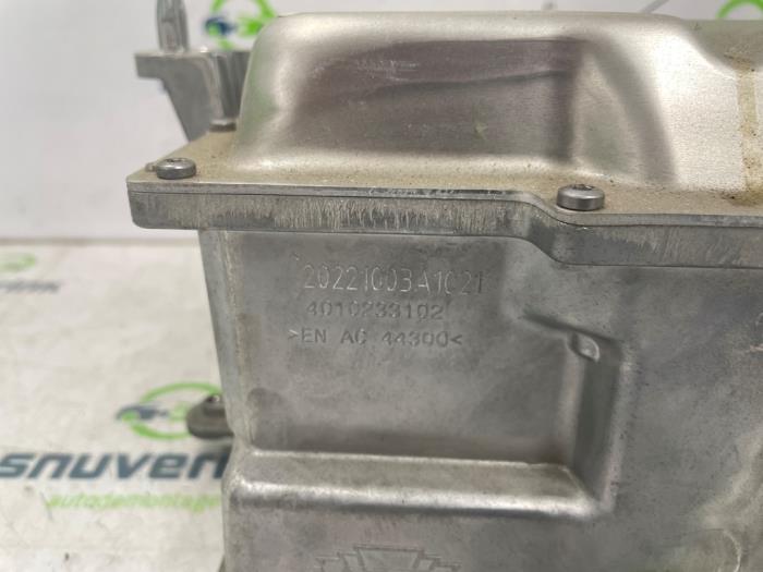 On-board charger van een Peugeot 408 1.6 16V HYbrid 225 2023