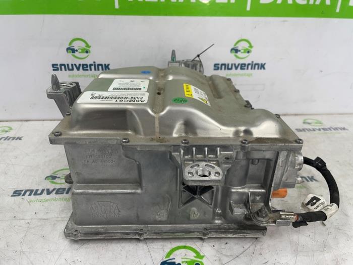 On-board charger van een Peugeot 408 1.6 16V HYbrid 225 2023