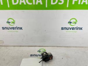 Gebruikte Accupool Peugeot 408 1.6 16V HYbrid 225 Prijs € 40,00 Margeregeling aangeboden door Snuverink Autodemontage