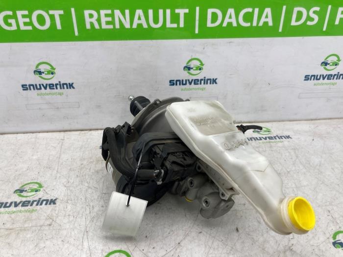 Gebruikte Rembekrachtiger Peugeot 408 1.6 16V HYbrid 225 Prijs € 300,00 Margeregeling aangeboden door Snuverink Autodemontage