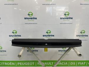 Gebruikte Bekleding bagageruimte Citroen C5 Aircross I (A4/AC/AJ/AR) 1.6 Hybrid 225 16V Prijs € 78,65 Inclusief btw aangeboden door Snuverink Autodemontage