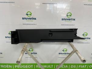 Gebruikte Kofferbakbekleding links Renault Arkana (RJLL) 1.6 E-Tech 145 16V Prijs € 36,30 Inclusief btw aangeboden door Snuverink Autodemontage