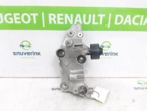 Gebruikte Dynamosteun boven Opel Movano 2.3 CDTi 16V FWD Prijs € 78,65 Inclusief btw aangeboden door Snuverink Autodemontage