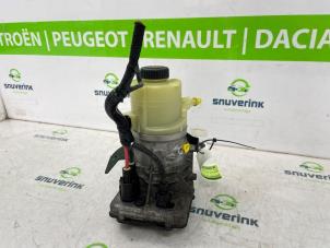 Gebruikte Pomp Servo Opel Vivaro 1.6 CDTi BiTurbo 125 Prijs € 393,25 Inclusief btw aangeboden door Snuverink Autodemontage