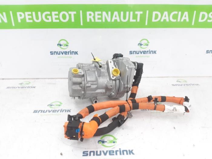 Gebruikte Aircopomp Renault Arkana (RJLL) 1.6 E-Tech 145 16V Prijs € 417,45 Inclusief btw aangeboden door Snuverink Autodemontage