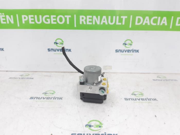 Gebruikte ABS Pomp Renault Arkana (RJLL) 1.6 E-Tech 145 16V Prijs € 302,50 Inclusief btw aangeboden door Snuverink Autodemontage