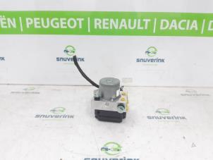 Gebruikte ABS Pomp Renault Arkana (RJLL) 1.6 E-Tech 145 16V Prijs € 302,50 Inclusief btw aangeboden door Snuverink Autodemontage