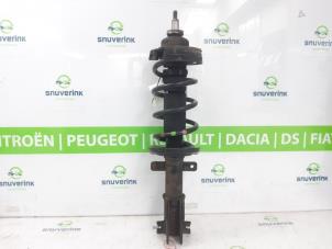 Gebruikte Schokdemperpoot links-voor Opel Vivaro 1.6 CDTi BiTurbo 125 Prijs € 78,65 Inclusief btw aangeboden door Snuverink Autodemontage