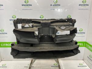 Gebruikte Frontpaneel Renault Talisman Estate (RFDK) 1.5 dCi 110 Prijs € 300,00 Margeregeling aangeboden door Snuverink Autodemontage