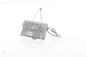 Gebruikte Verlichtings Module Peugeot 3008 II (M4/MC/MJ/MR) 1.6 16V HYbrid 225 Prijs € 90,00 Margeregeling aangeboden door Snuverink Autodemontage