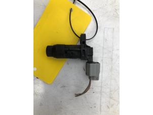 Gebruikte Krukas sensor Renault Twingo III (AH) 1.0 SCe 70 12V Prijs € 30,00 Margeregeling aangeboden door Snuverink Autodemontage